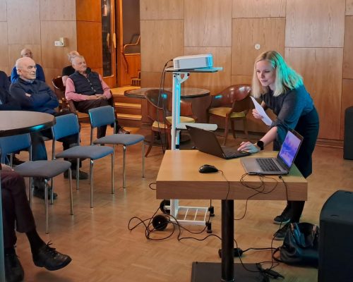 Lokakuu 25 – Luentolounas